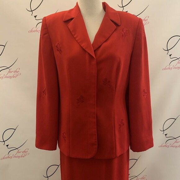 PURSUITS LTD. Size 8. Embroidered Skirt Suit. Lined. Button Up. DD - Picture 5 of 9